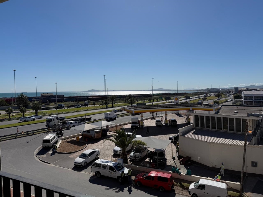 1 Bedroom Property for Sale in Paarden Eiland Western Cape